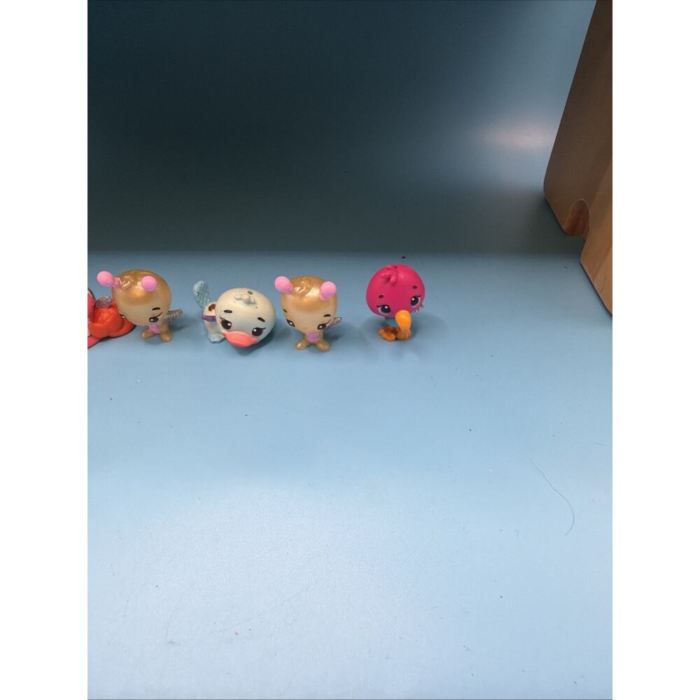 Hatchimals Colleggtibles 33 Collectible Mini Figures Glitter Wings Animals - Picture 8 of 12